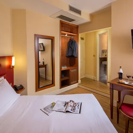 Western Astrid Szálloda 3*