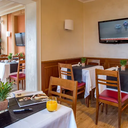 Western Astrid Szálloda 3*