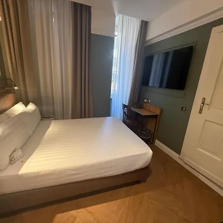 Hotel Western Astrid 3*