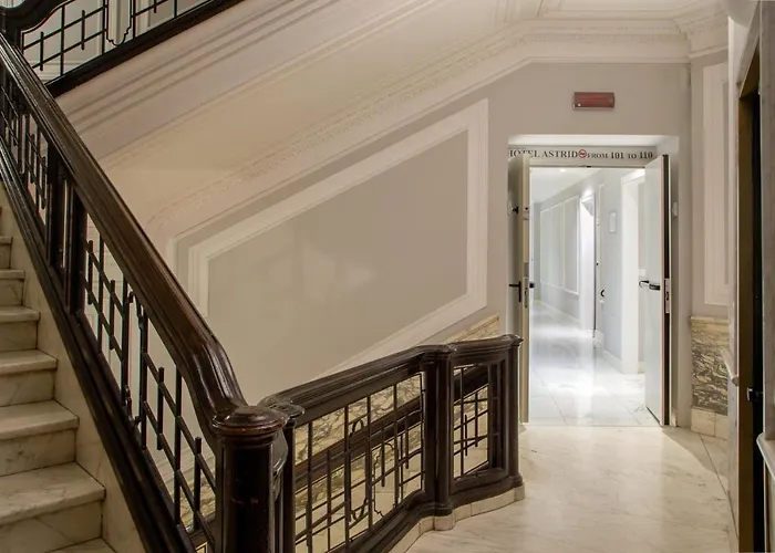 Western Astrid Hotel 3*